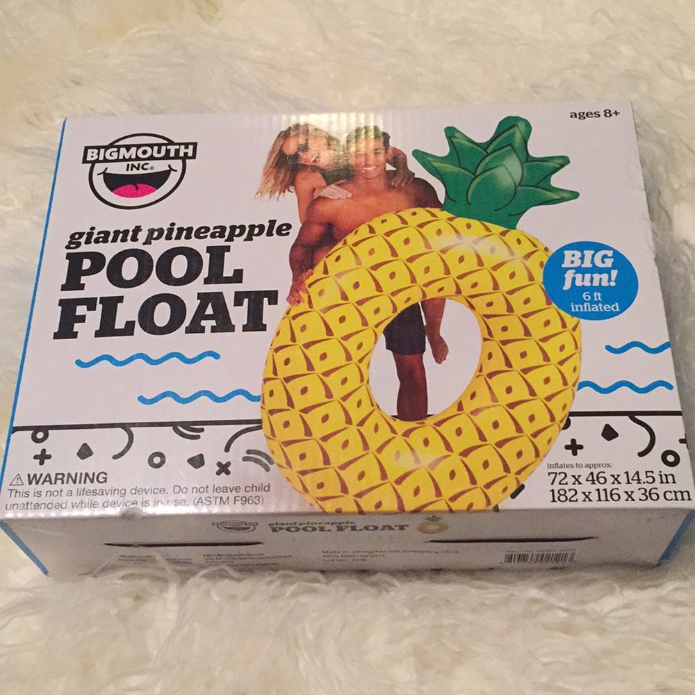 NIB - 6ft Inflated Pineapple